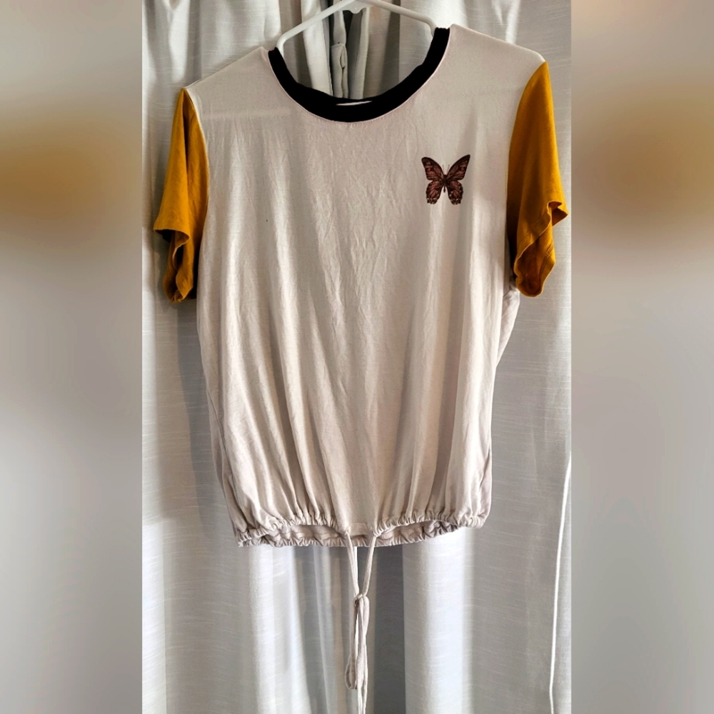 No boundaries butterfly top